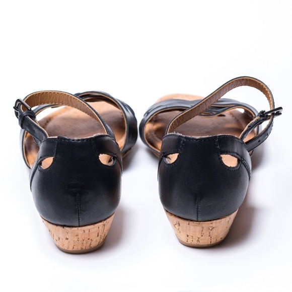 Sandals - Picture 2 of 4